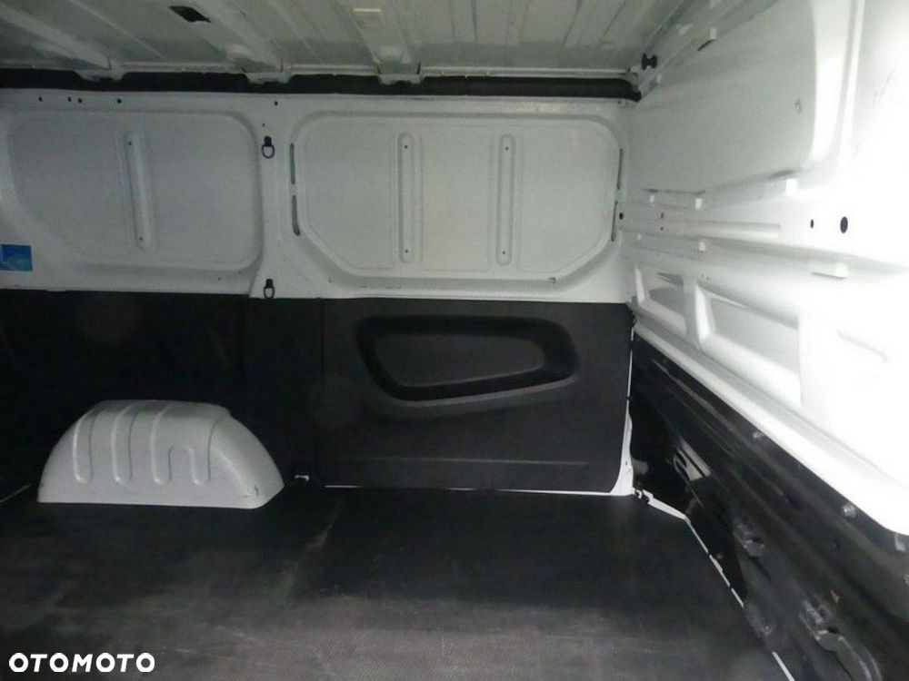 Renault Trafic - 10
