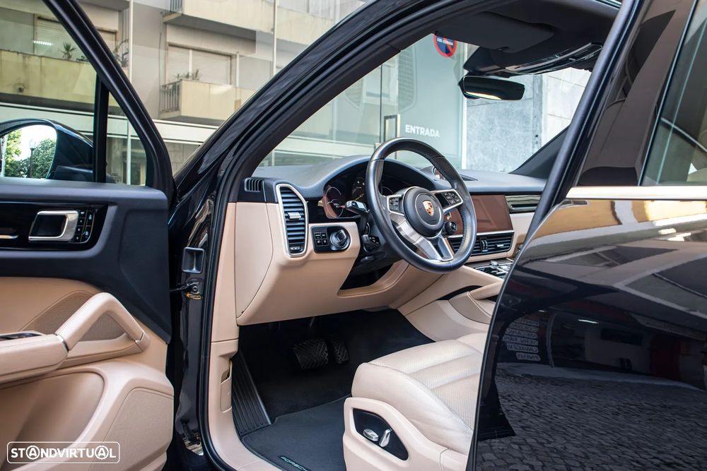 Porsche Cayenne - 31