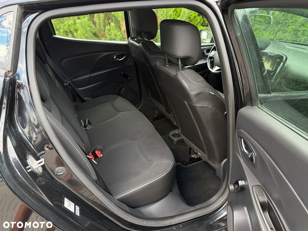 Renault Clio 1.2 16V 75 Expression - 12