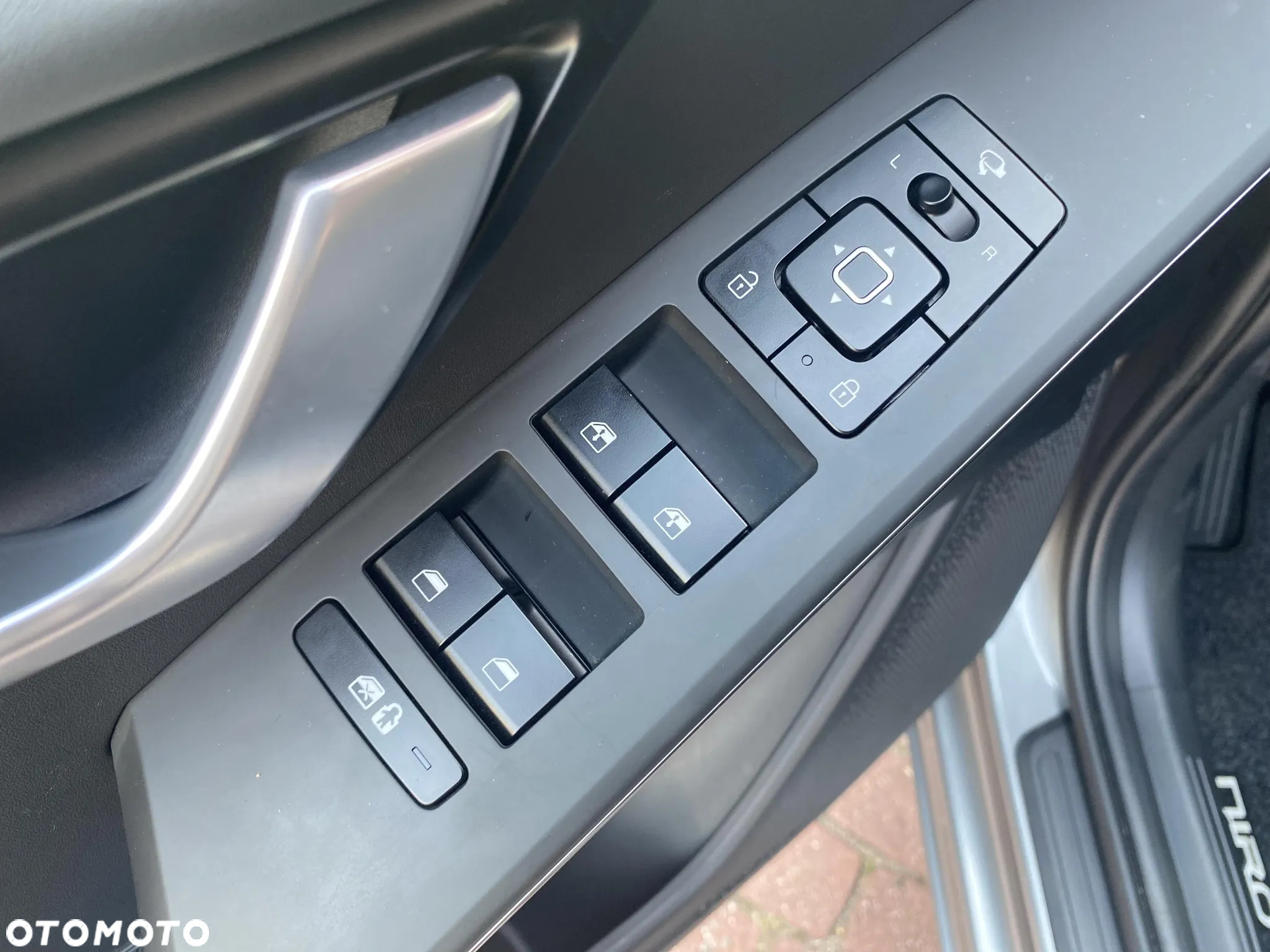 Kia Niro 1.6 GDI Hybrid Business Line - 12
