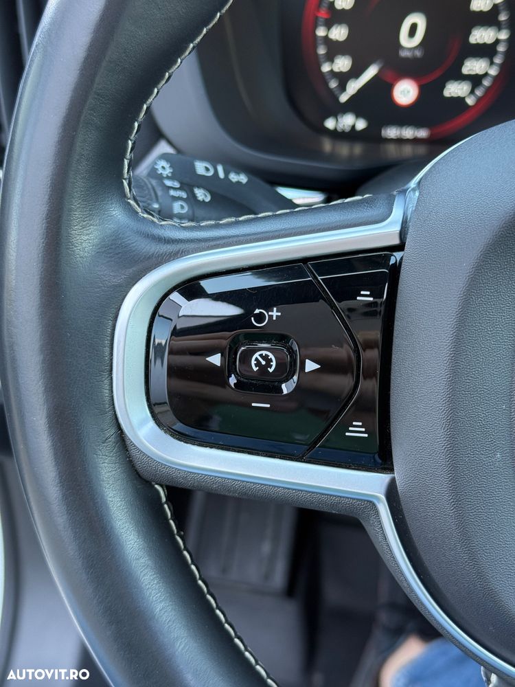 Volvo XC 60 D5 AWD Geartronic Inscription - 33