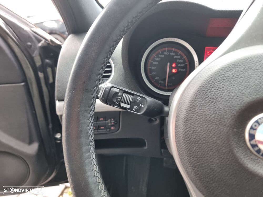 Alfa Romeo 159 Sportwagon 1.9 JTDm 16V Sportiva+ - 15
