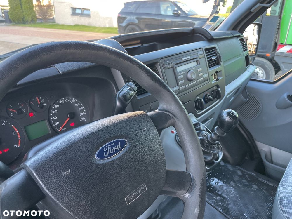 Ford Transit - 25