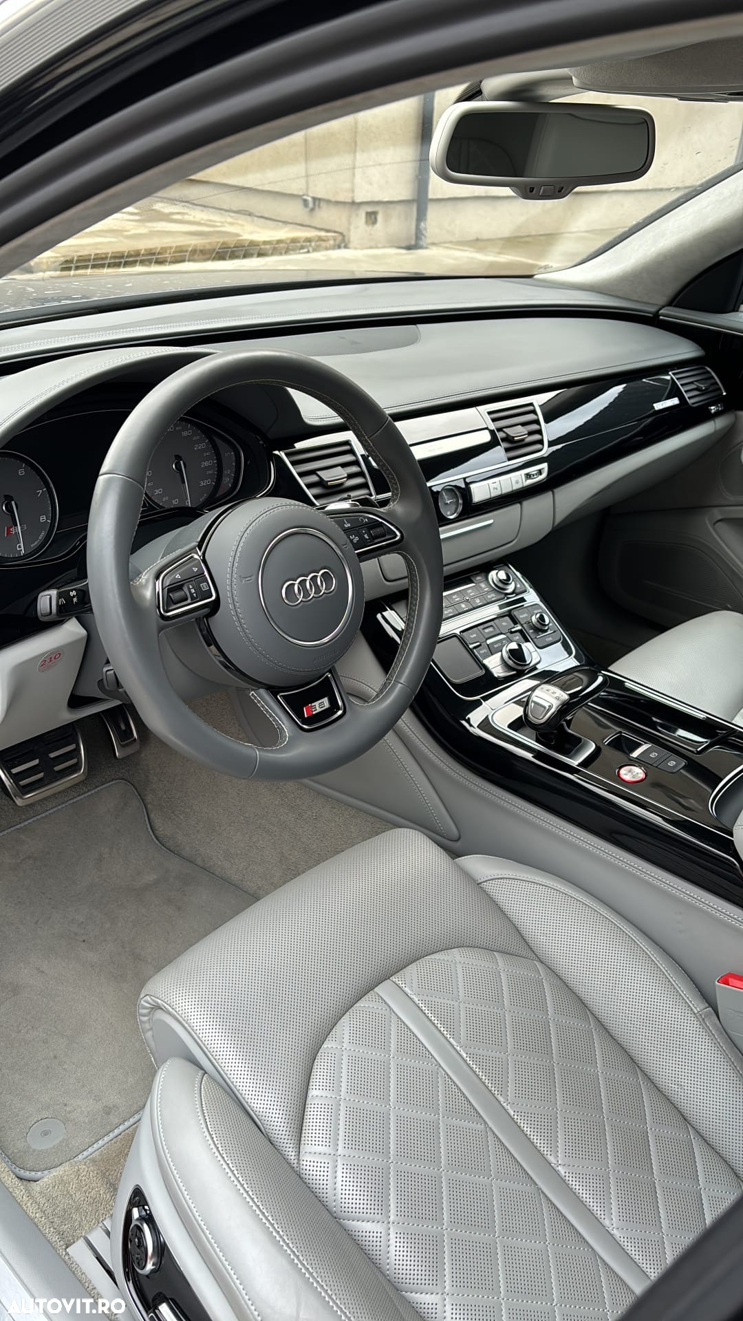 Audi S8 Plus - 4
