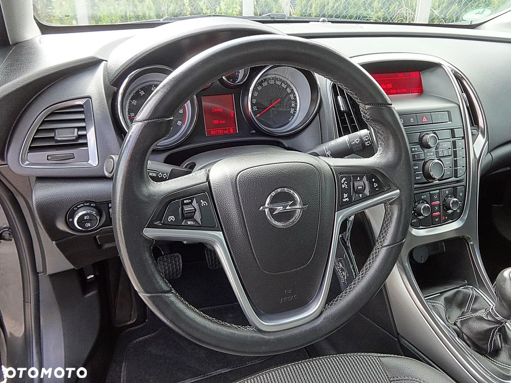 Opel Astra 1.4 Turbo Cosmo - 8