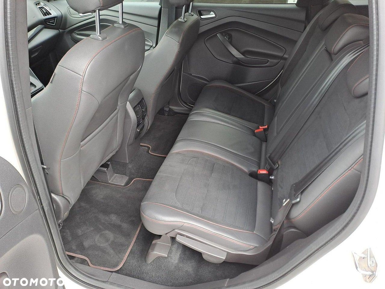 Ford Kuga - 10