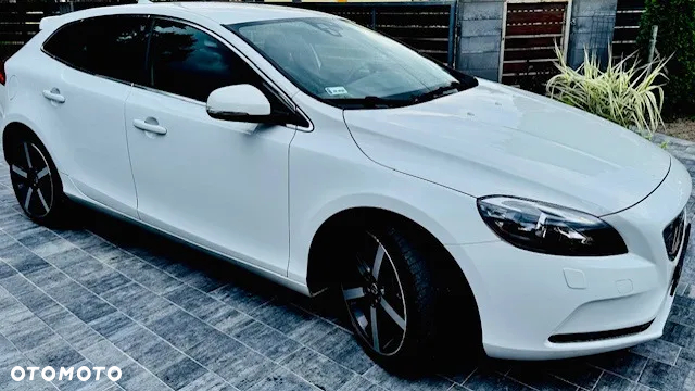 Volvo V40 D3 Momentum - 4