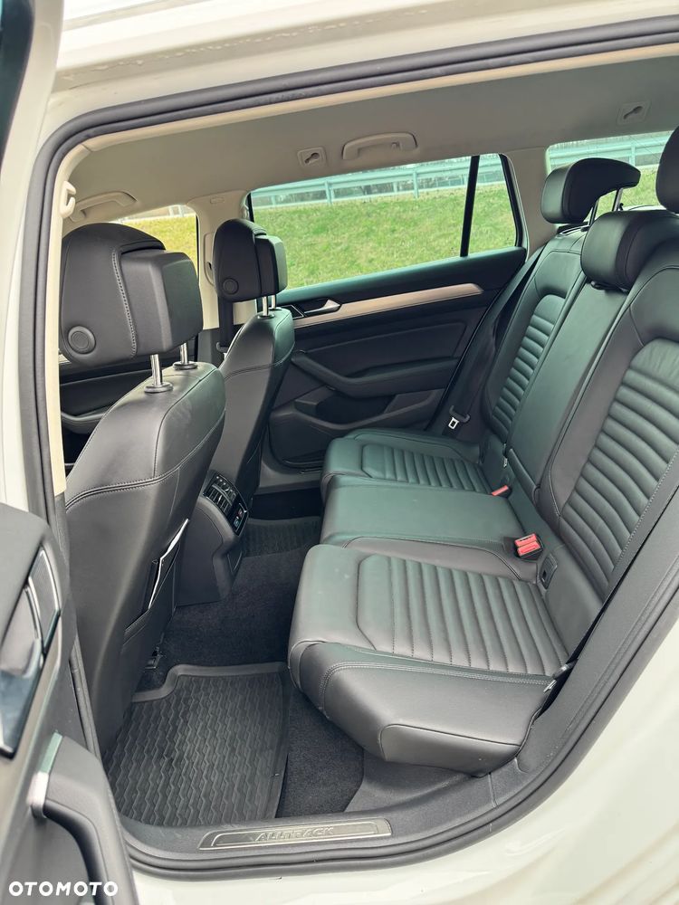 Volkswagen Passat Alltrack 2.0 TDI SCR 4Motion DSG - 11