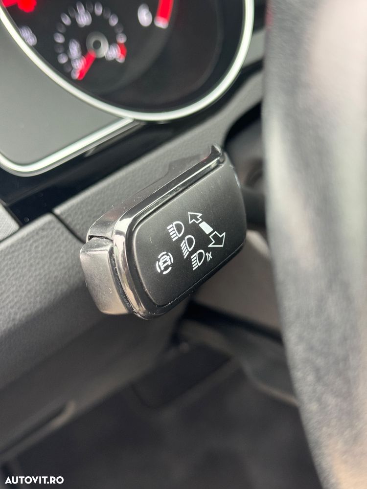 Volkswagen Passat 2.0 TDI SCR DSG Conceptline - 12