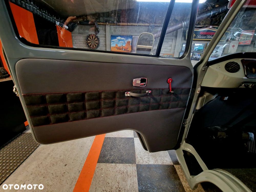 Volkswagen Transporter - 9