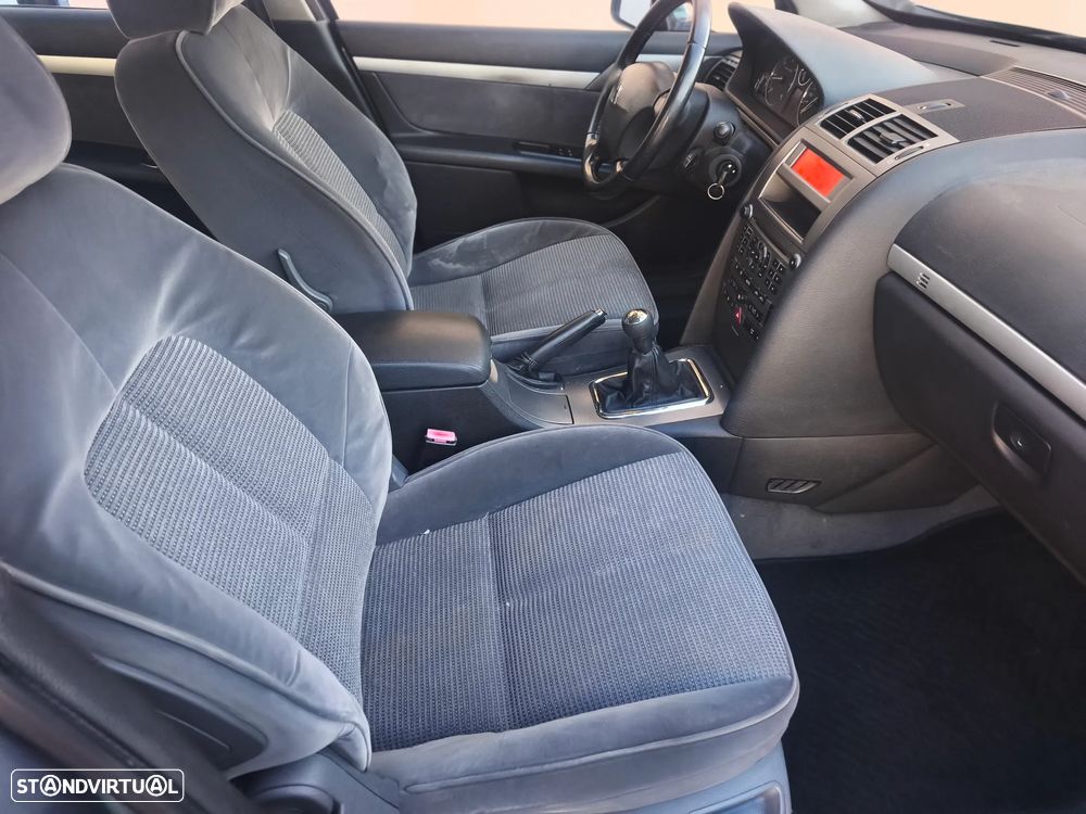 Peugeot 407 SW 1.6 HDi Premium - 21