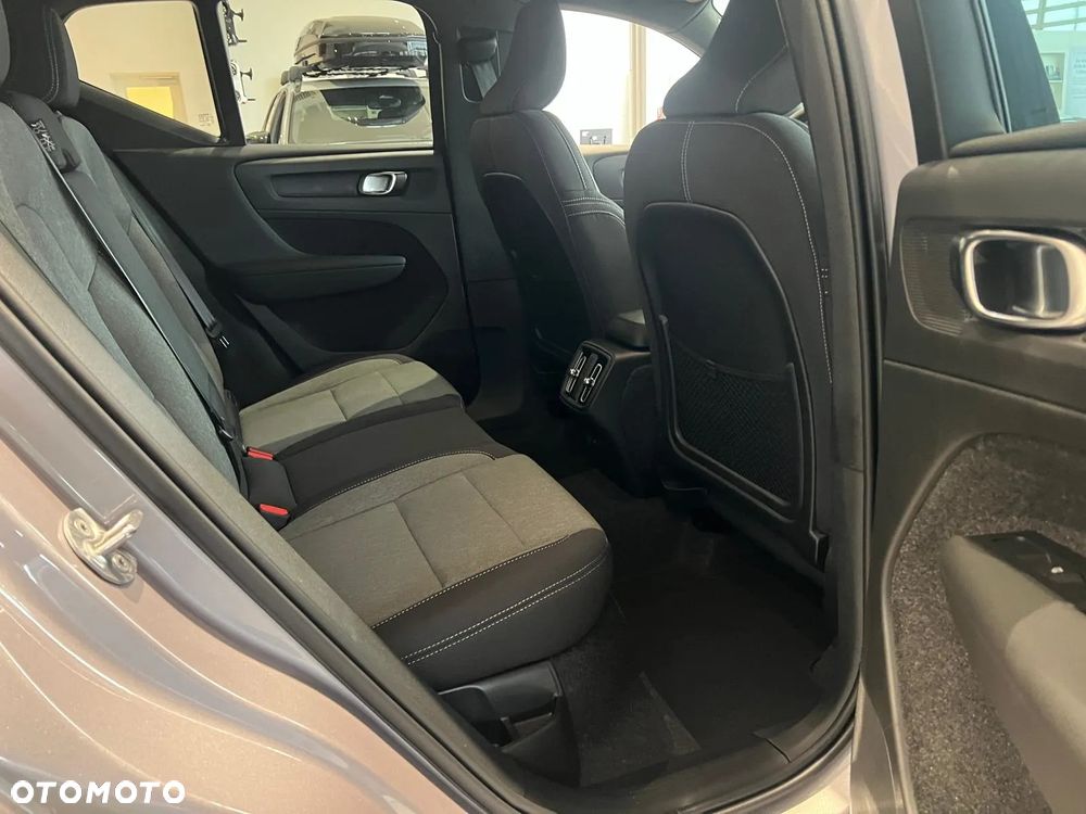 Volvo XC 40 B4 B AWD DKG Plus Dark - 23