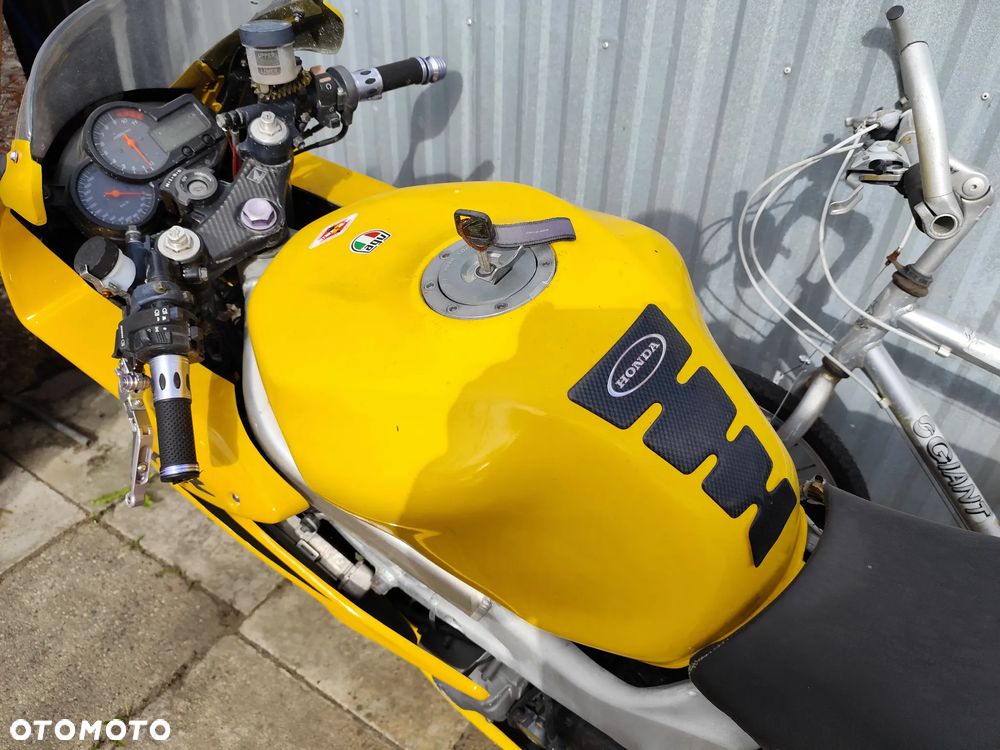 Honda VTR - 34