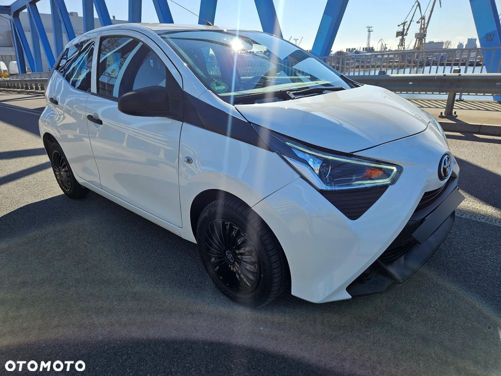 Toyota Aygo x-business - 4