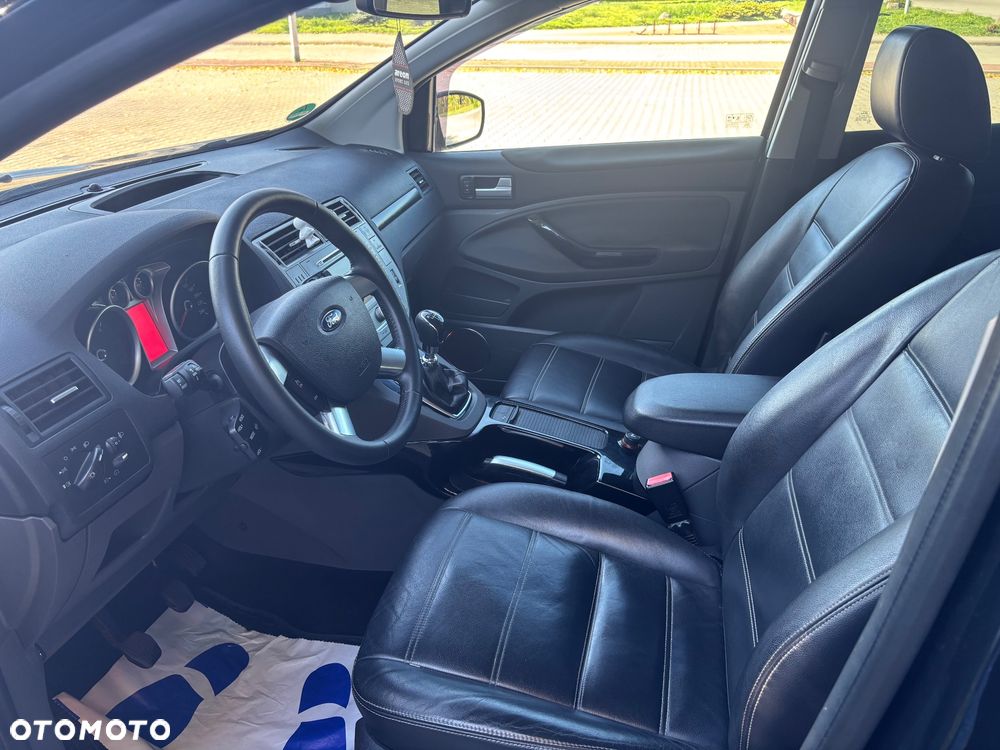 Ford Kuga 2.0 TDCi 4x4 Titanium - 14