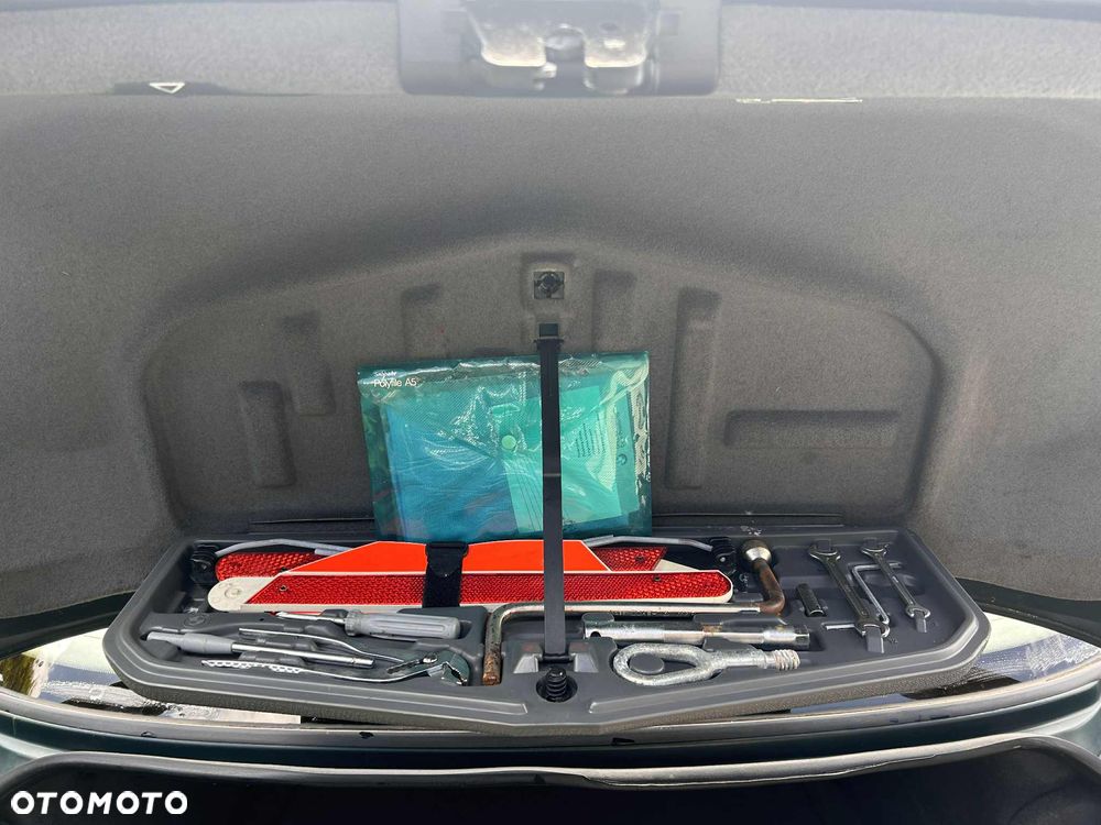 BMW Seria 7 750iL - 5