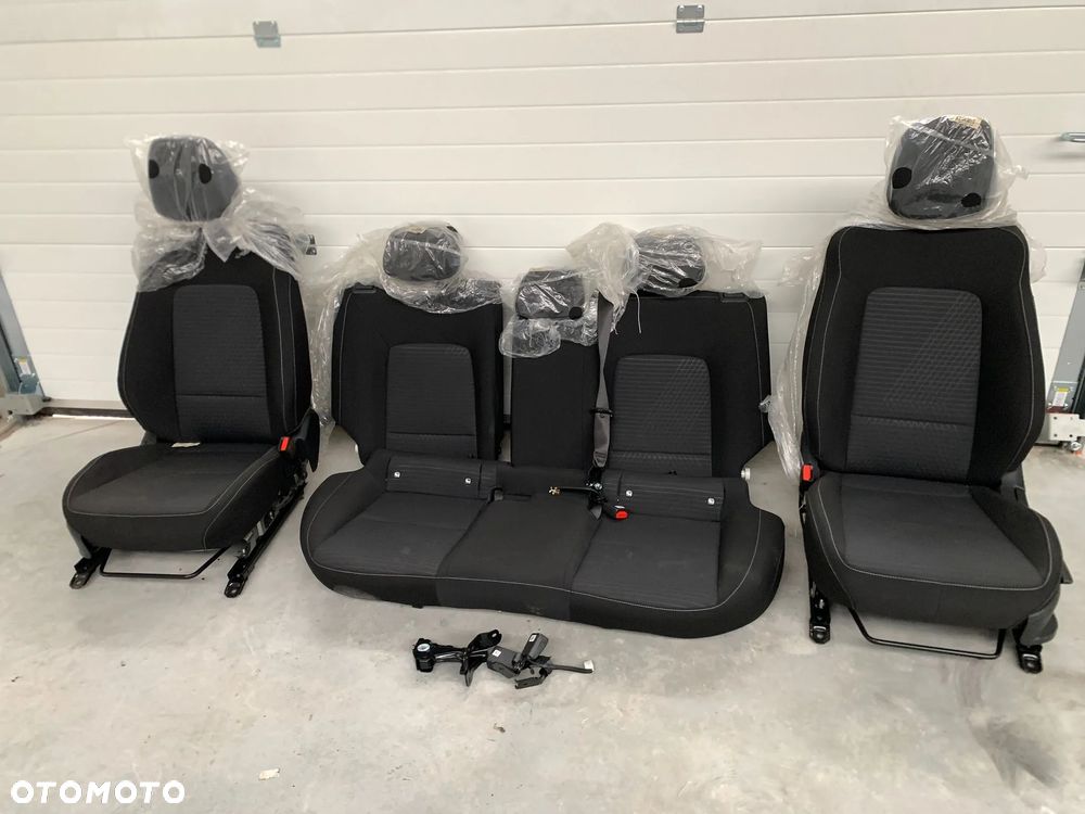 HYUNDAI I20 fotele tapicerka środek 22 r. - 1