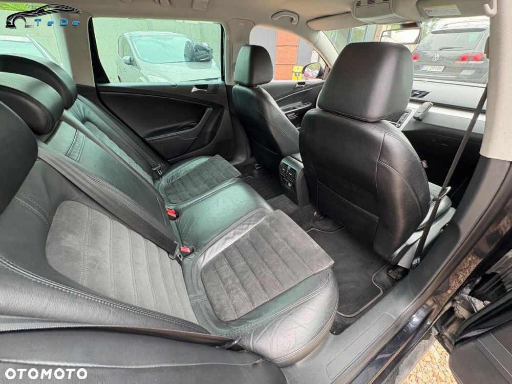Volkswagen Passat Variant 2.0 TDI 4Motion DPF DSG Highline - 24