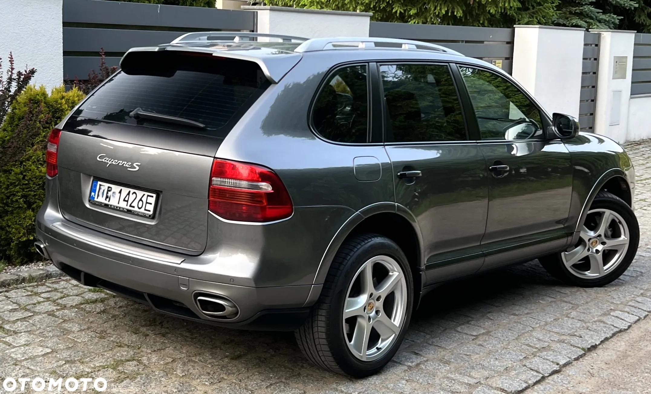 Porsche Cayenne - 4