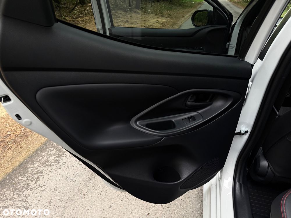 Toyota Yaris Hybrid 1.5 Executive - 24