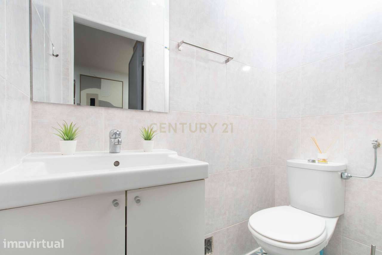 Apartamento T3 Espaçoso | Forte da Casa | Excelente Localização - Grande imagem: 4/21