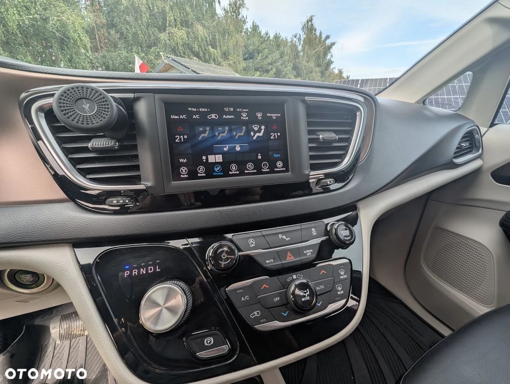 Chrysler Pacifica - 33