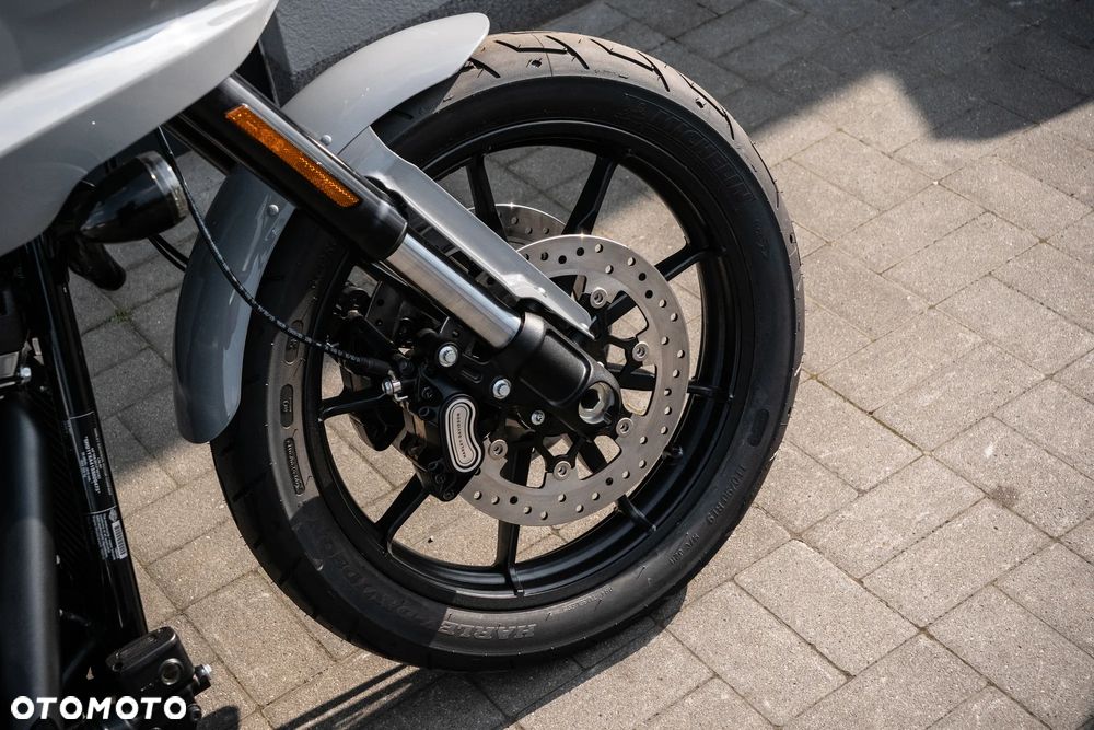 Harley-Davidson Softail Low Rider - 22