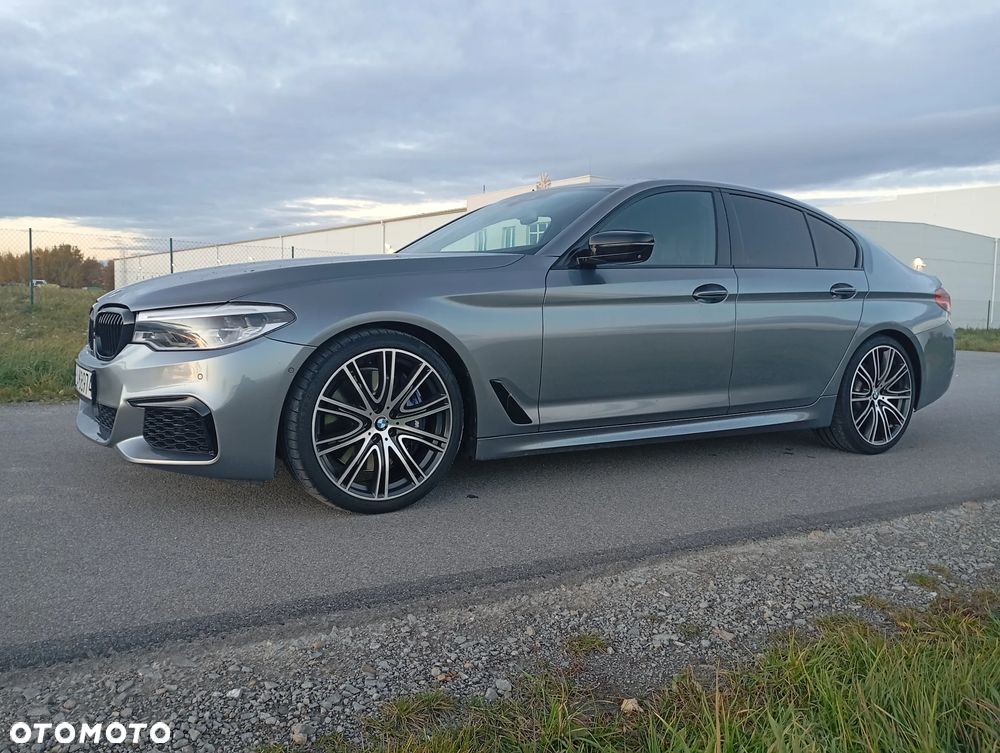 BMW Seria 5 M550i xDrive - 11