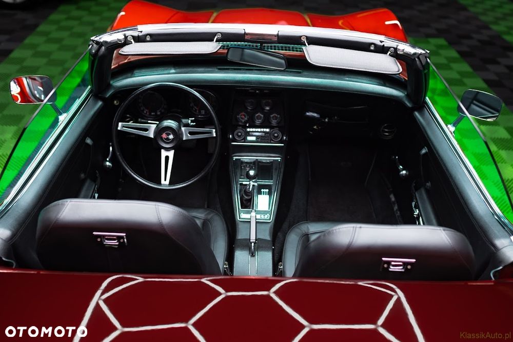 Chevrolet Corvette - 4