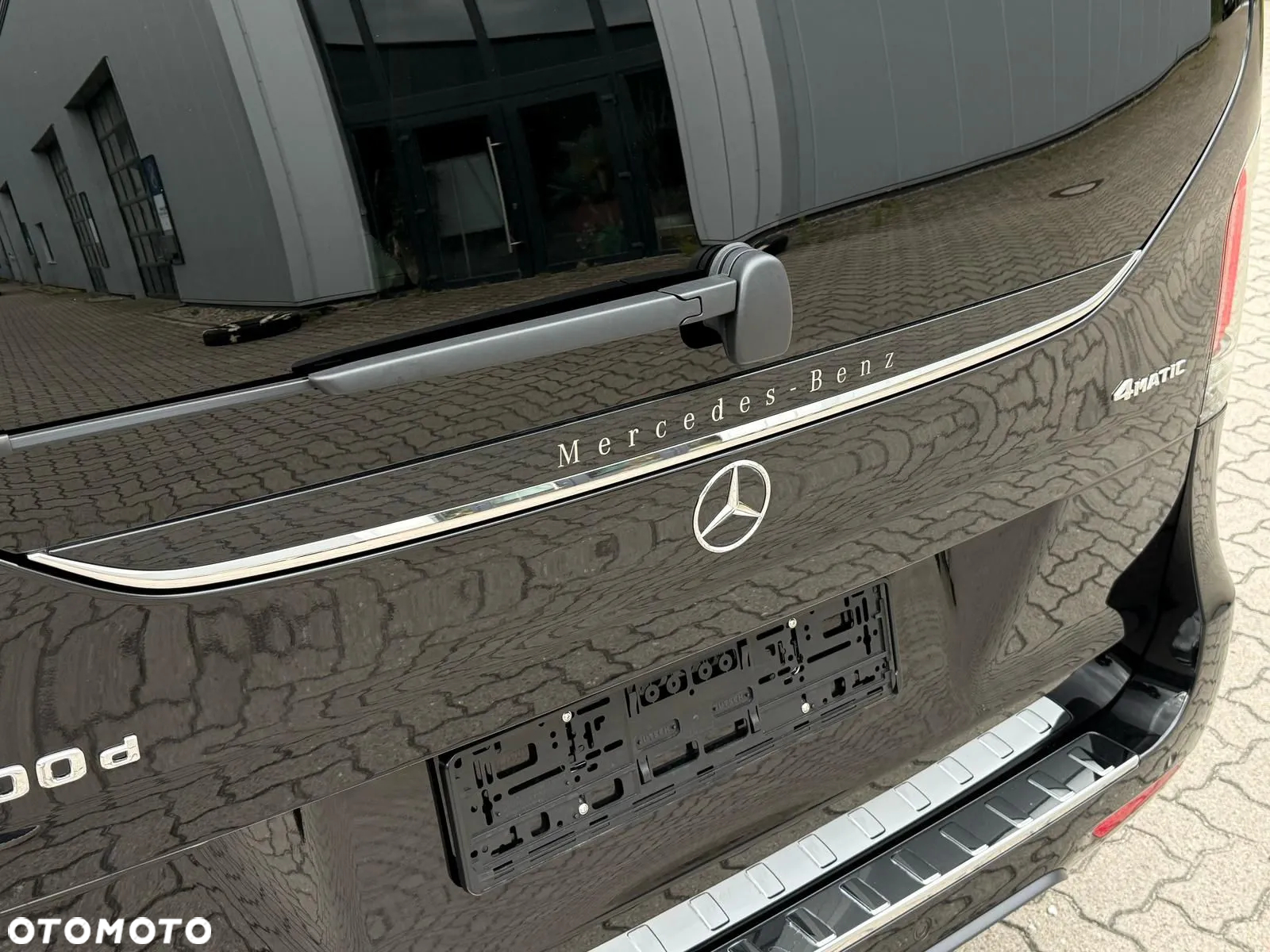 Mercedes-Benz Klasa V 300 d extralang 4Matic 9G-TRONIC Edition 2023 - 10
