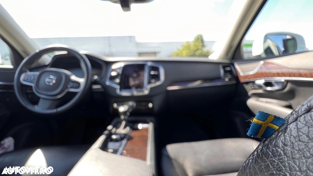 Volvo XC 90 T5 AWD Geartronic Momentum - 29
