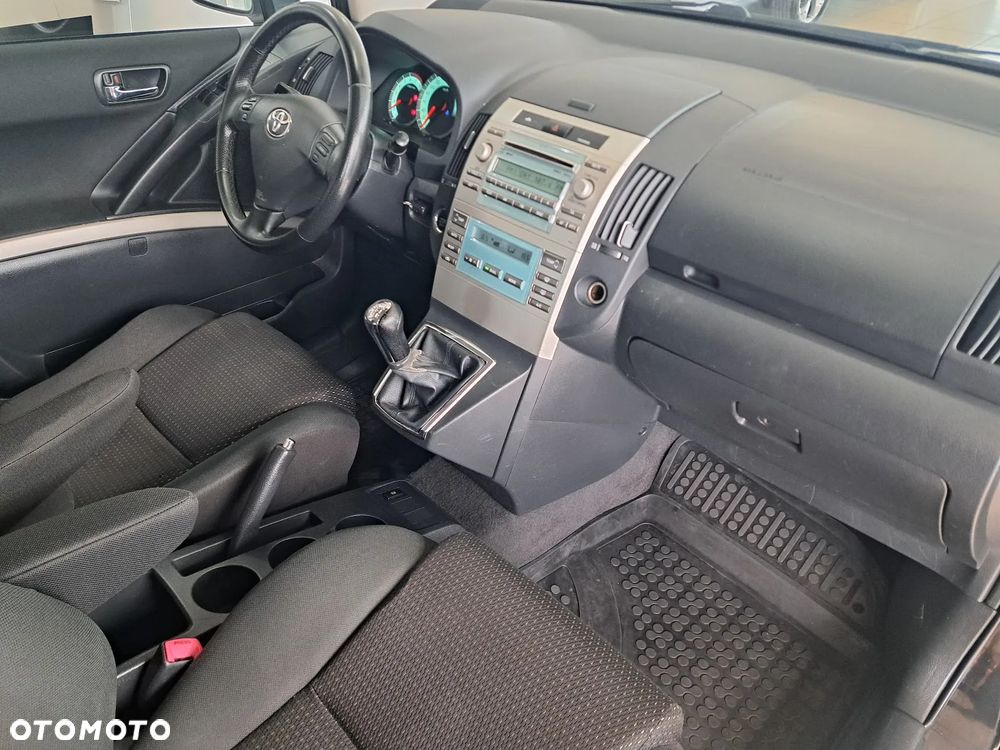 Toyota Corolla Verso 1.6 Premium - 12