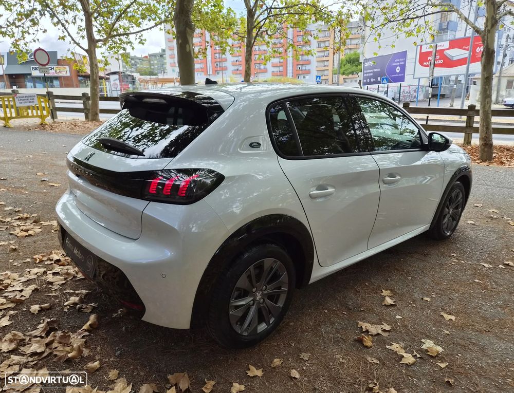 Peugeot e-208 Allure+ - 7