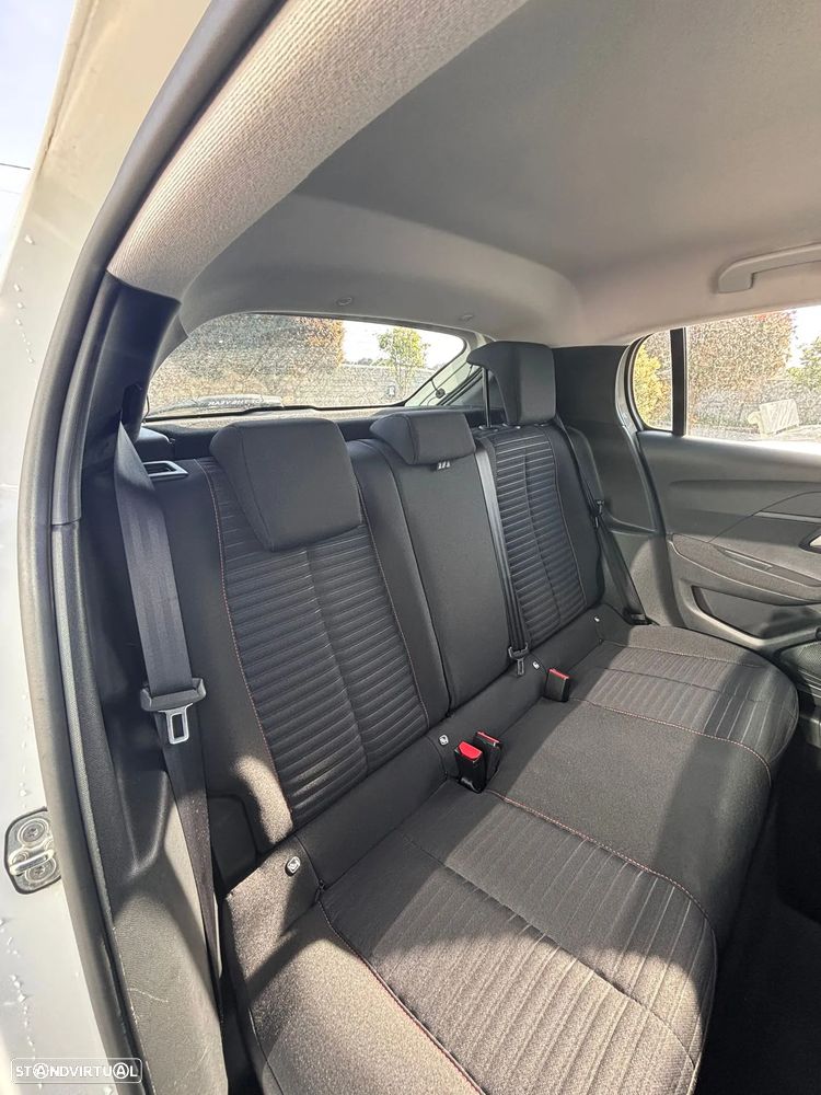 Peugeot e-208 Active Pack - 14