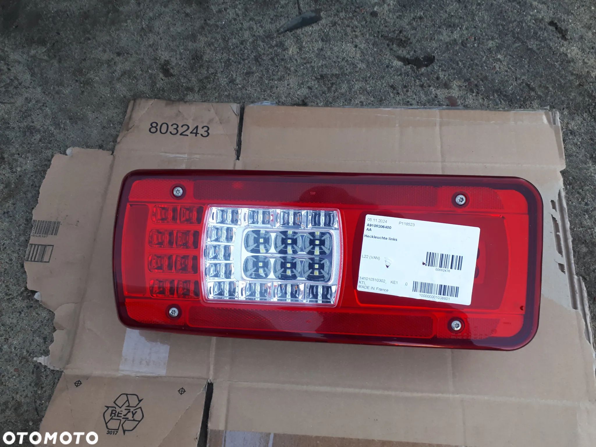 MERCEDES SPRINTER 907 910 KONTENER LAMPA TYLNA LED ORYGINAŁ - 1
