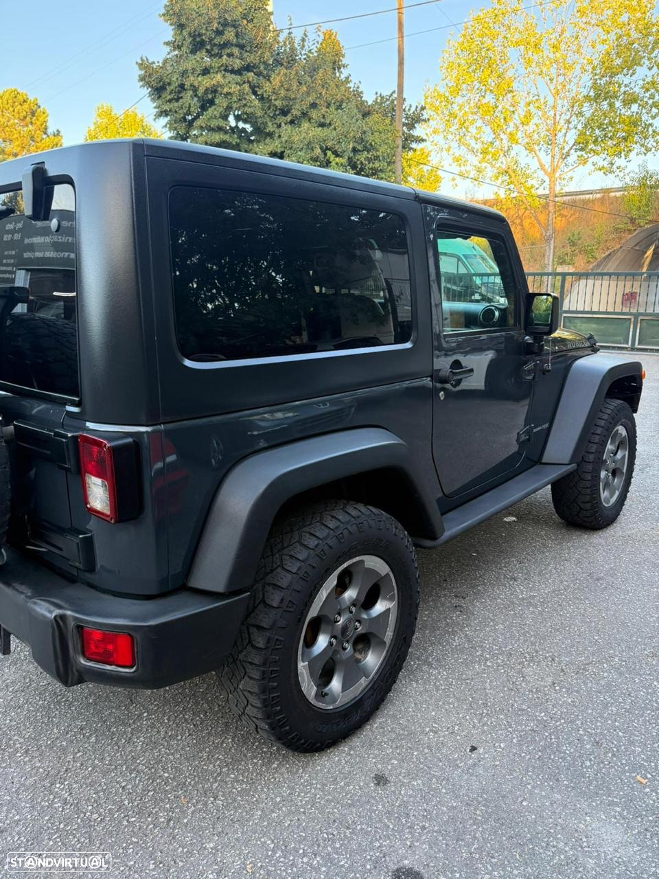 Jeep Wrangler - 2