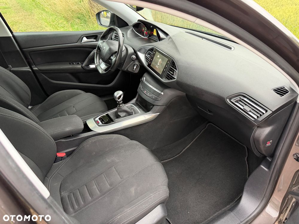 Peugeot 308 BlueHDi FAP 120 Stop&Start Winter Edition - 10