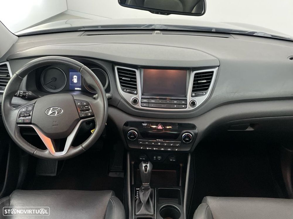 Hyundai Tucson 1.7 CRDi Premium DCT — fotografia 10