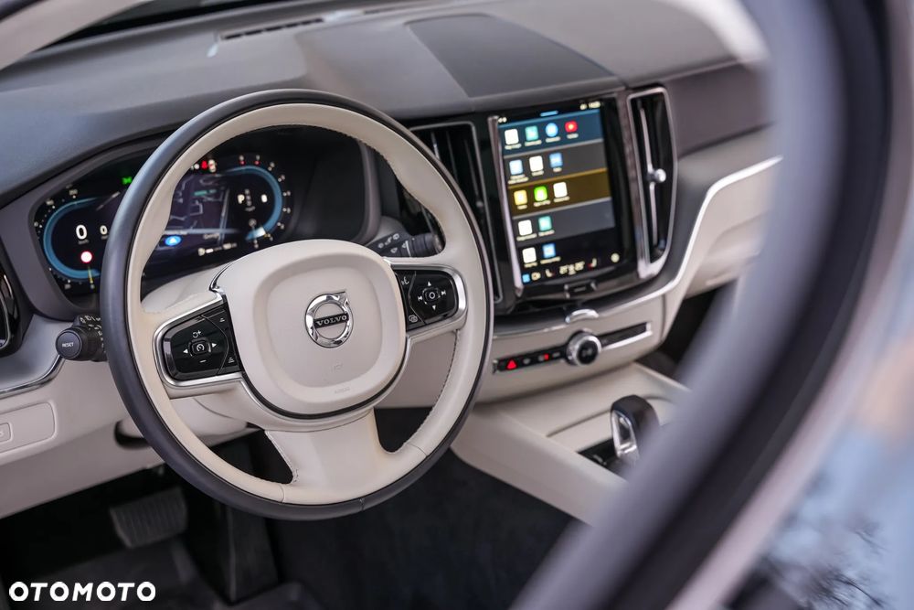 Volvo XC 60 B5 B AWD Ultimate Black Edition - 25