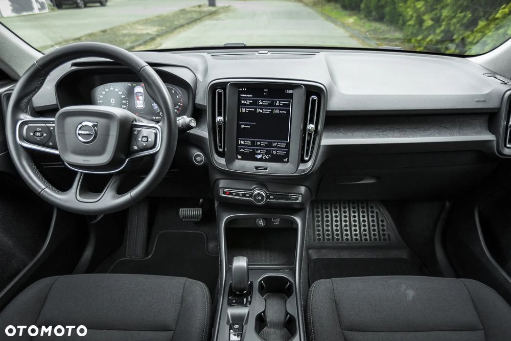 Volvo XC 40 T3 Momentum Core - 17