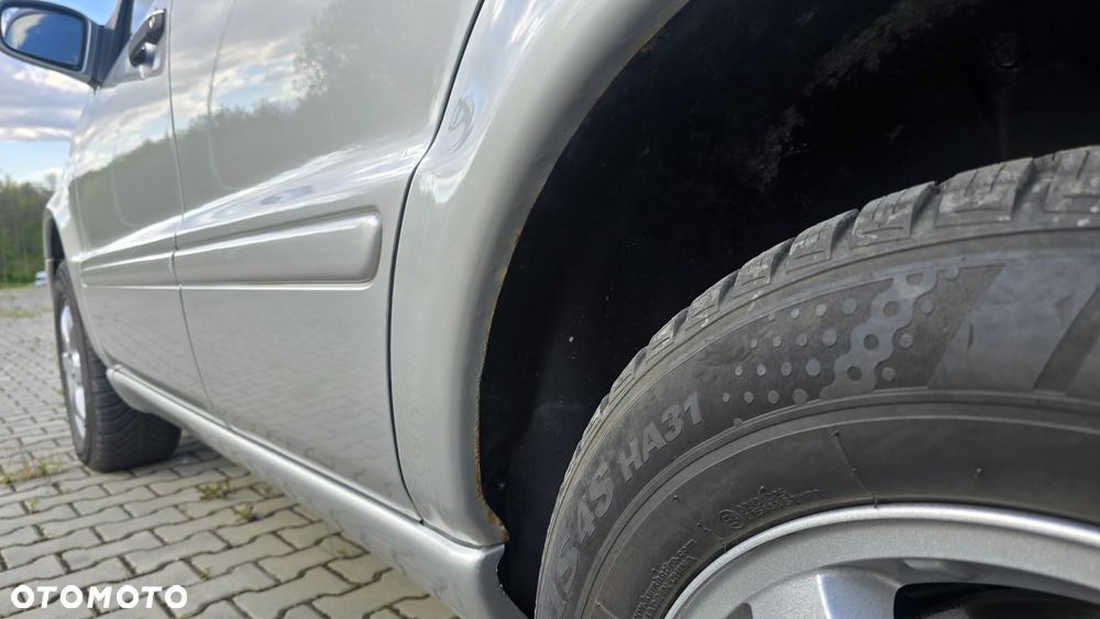 Mercedes-Benz ML 500 - 12