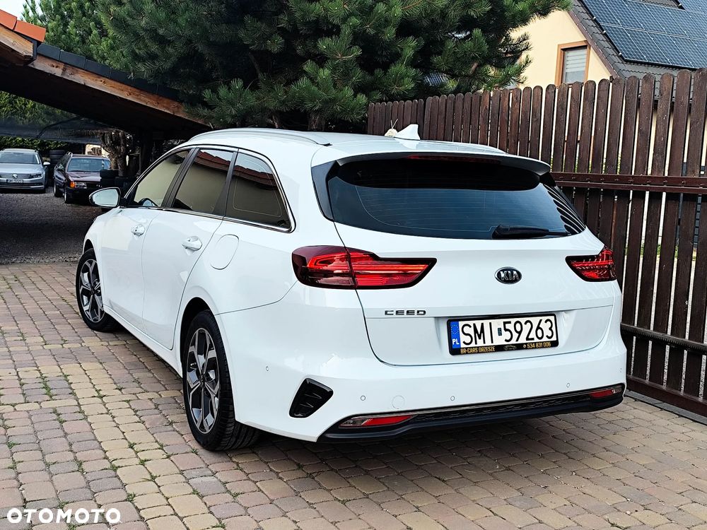 Kia Ceed 1.6 CRDi (48V Mild-Hybrid) Platinum - 29
