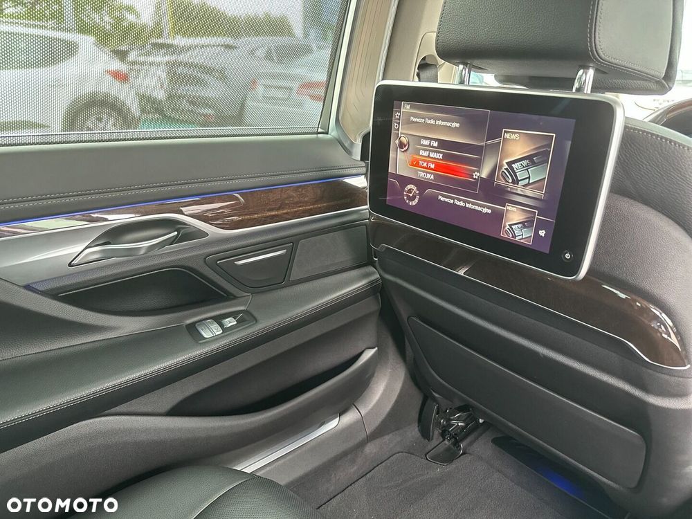 BMW Seria 7 - 35