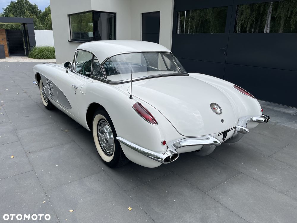 Chevrolet Corvette - 7