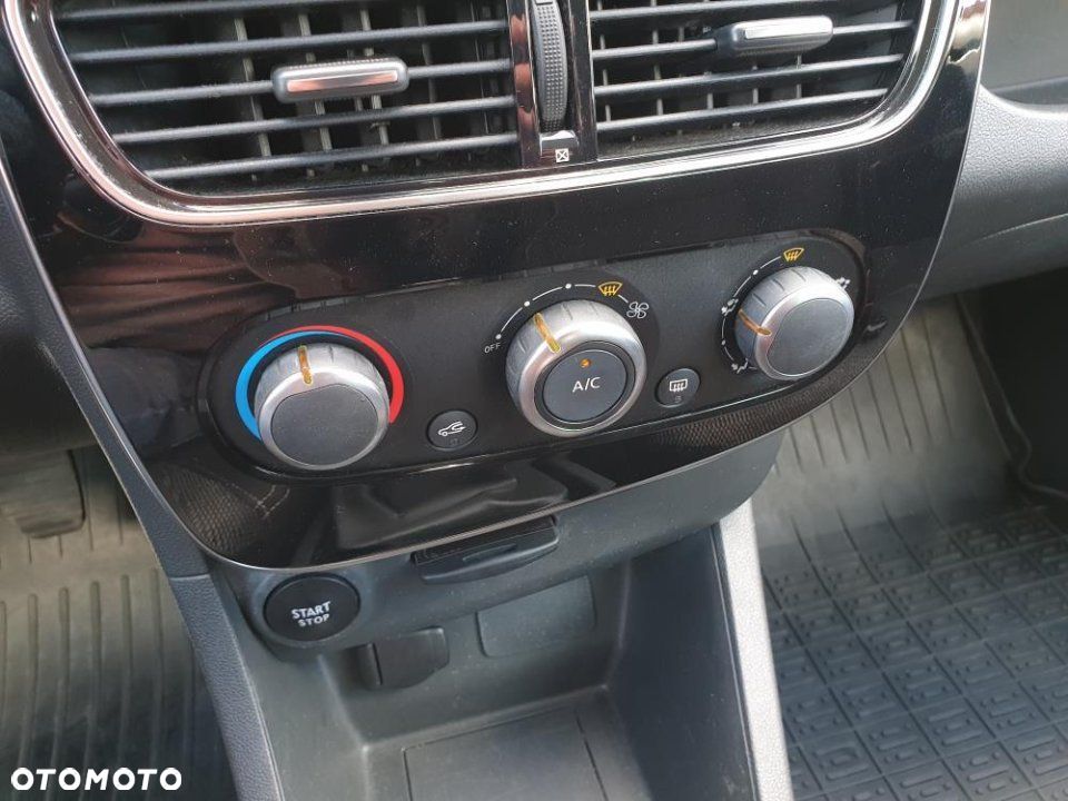 Renault Clio - 25
