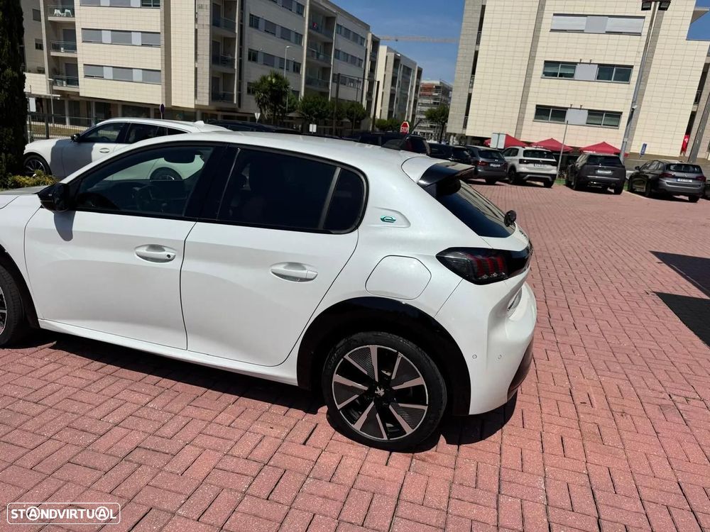 Peugeot e-208 - 16