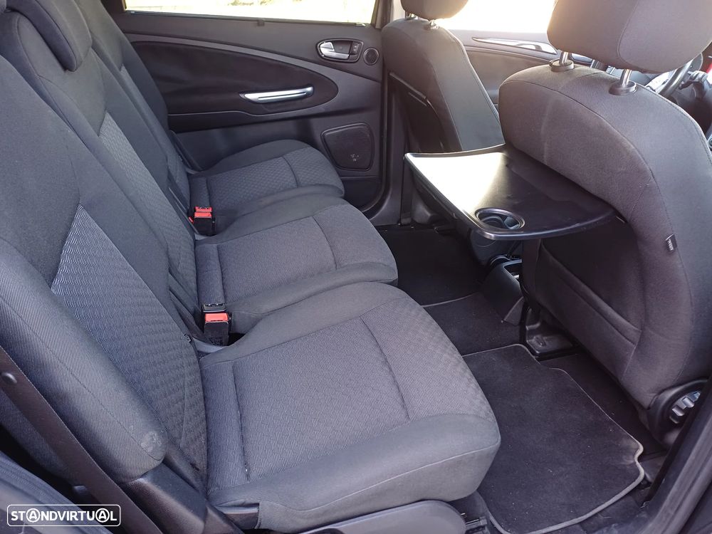 Ford Galaxy 1.8 TDCi Ghia - 11
