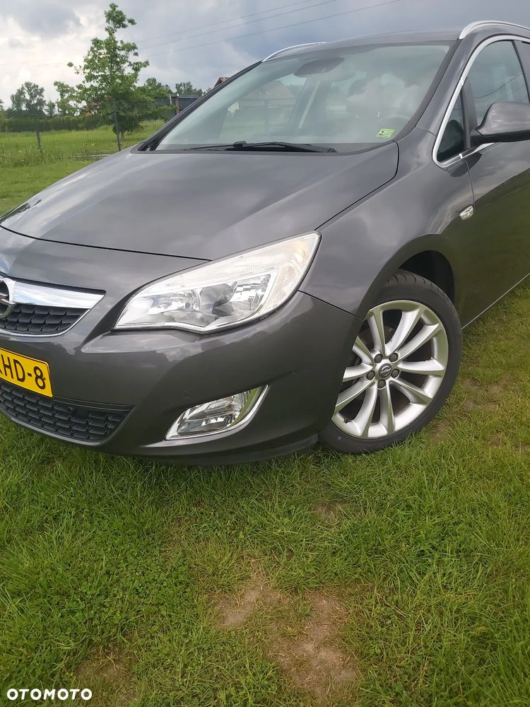 Opel Astra 1.4 Turbo Cosmo - 2