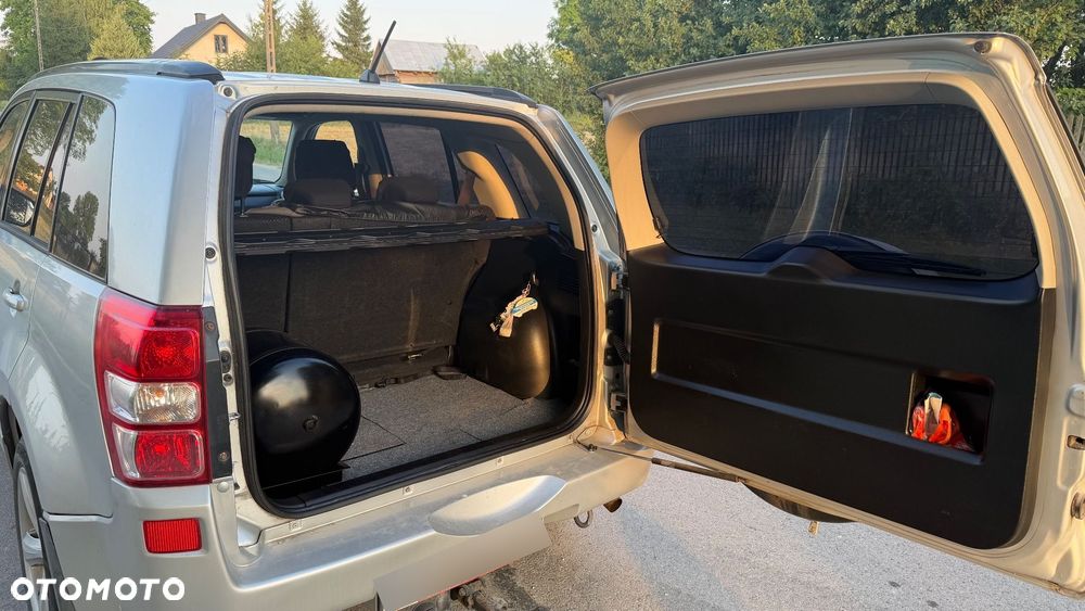 Suzuki Grand Vitara 2.0 - 3