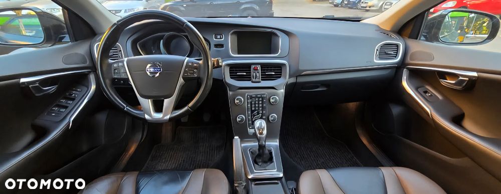 Volvo V40 Cross Country - 15